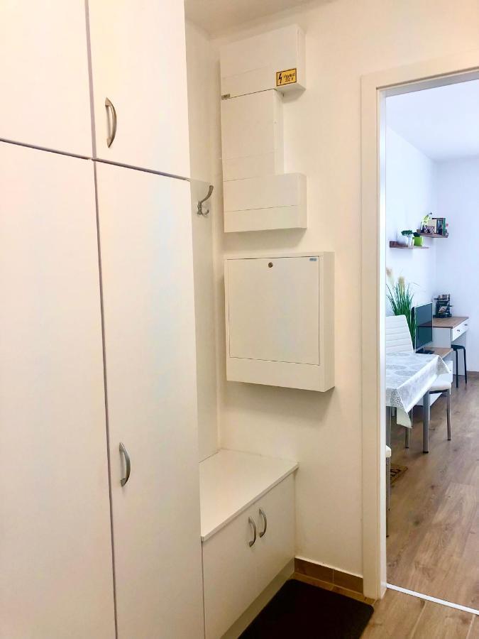 Sweet Home Apartman , 30Sqm Studio, Free Private Parking, Mountain View, Balcony, 20 Min From Downtown Budapeste Exterior foto