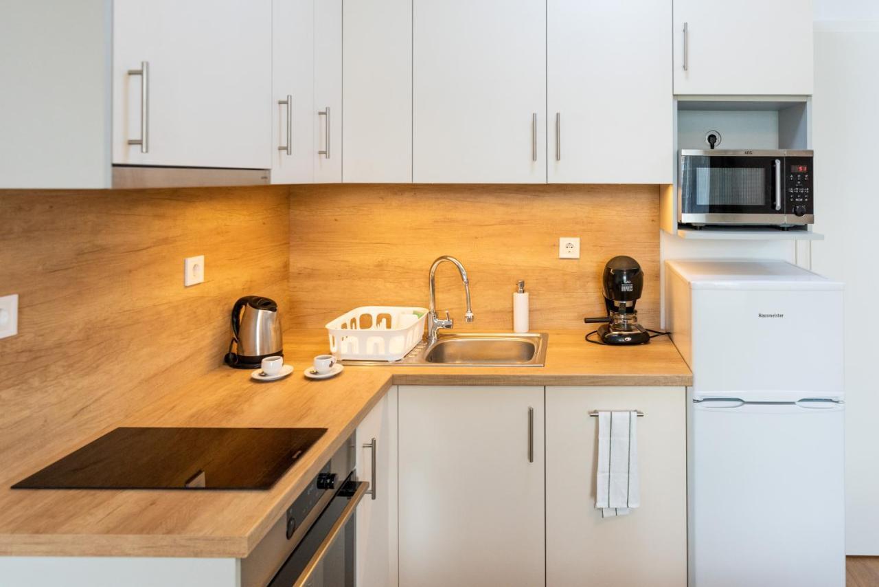 Sweet Home Apartman , 30Sqm Studio, Free Private Parking, Mountain View, Balcony, 20 Min From Downtown Budapeste Exterior foto