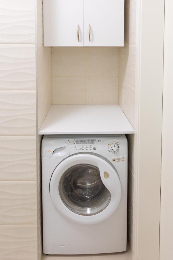 Sweet Home Apartman , 30Sqm Studio, Free Private Parking, Mountain View, Balcony, 20 Min From Downtown Budapeste Exterior foto