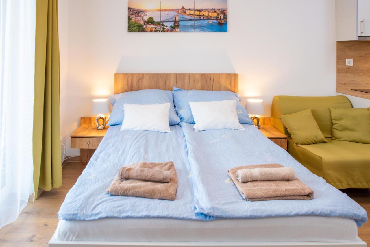 Sweet Home Apartman , 30Sqm Studio, Free Private Parking, Mountain View, Balcony, 20 Min From Downtown Budapeste Exterior foto
